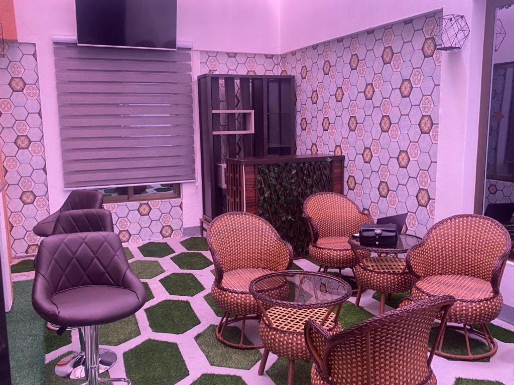 Milton Avenue Suites Akra Zewnętrze zdjęcie