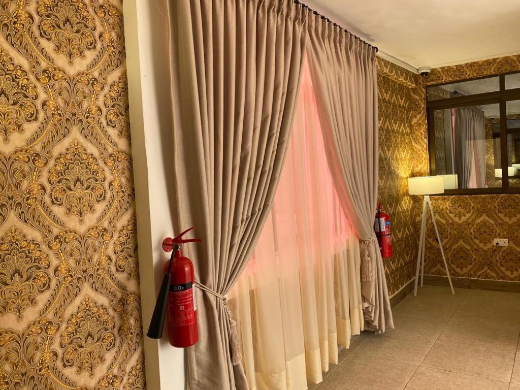 Milton Avenue Suites Akra Zewnętrze zdjęcie