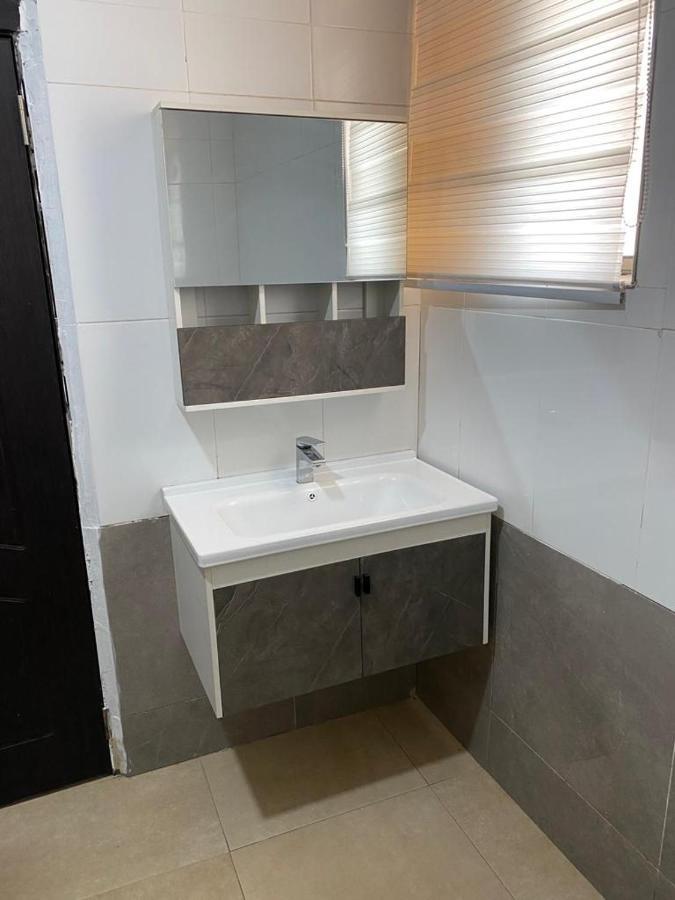 Milton Avenue Suites Akra Zewnętrze zdjęcie