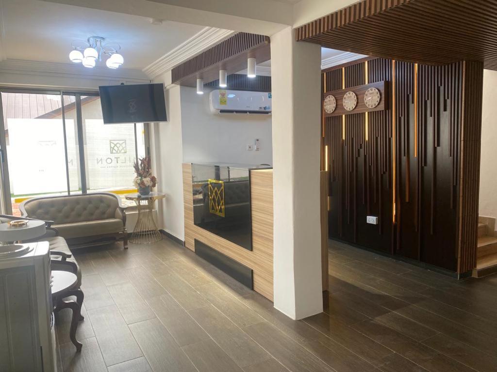Milton Avenue Suites Akra Zewnętrze zdjęcie