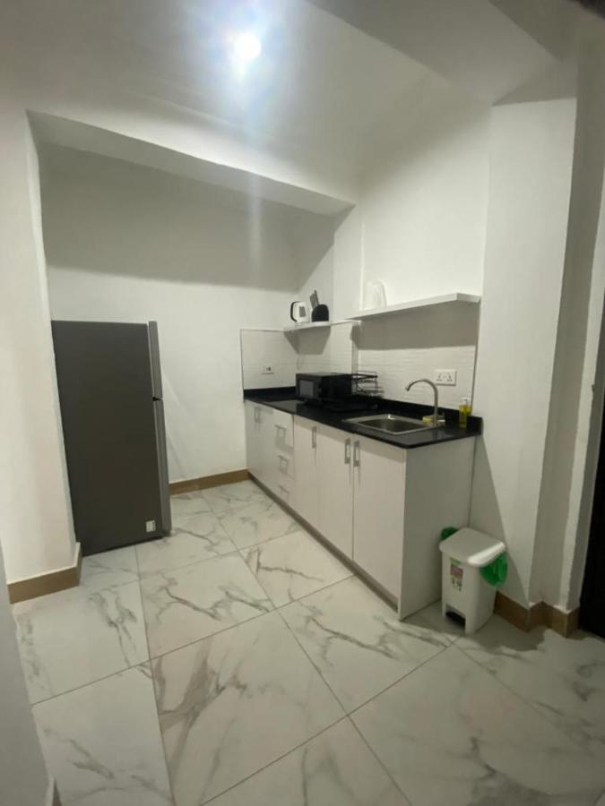 Milton Avenue Suites Akra Zewnętrze zdjęcie