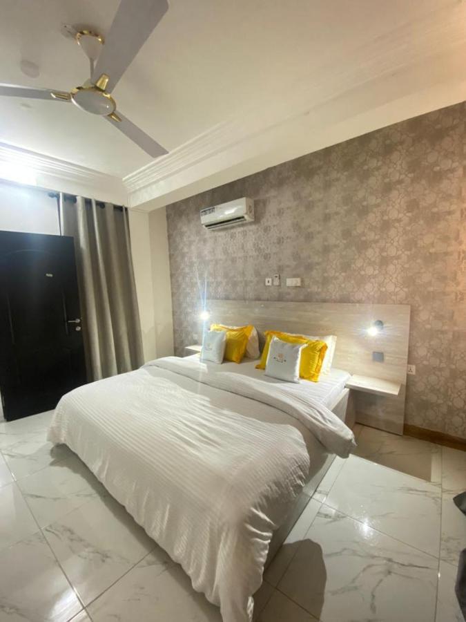 Milton Avenue Suites Akra Zewnętrze zdjęcie
